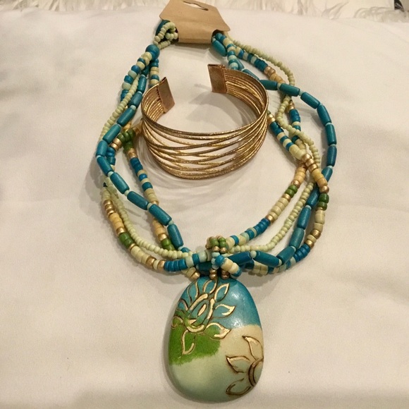 TODAY, 12:30pm est
$3 Single Pieces/$5 Matching Sets
Unlisted Jewelry - Picture 3 of 10